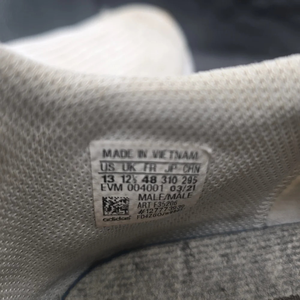 adidas comfortable sneakers